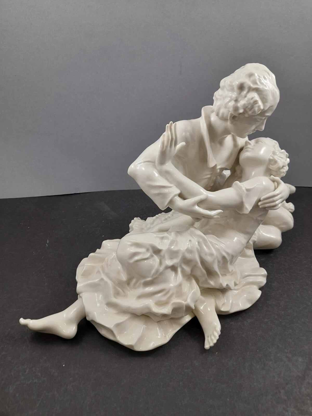 Hutschenreuther Porzellan - Porzellanfigur Liebespaar Karl Tutter Mitte 20JHD